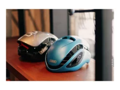 ABUS GameChanger Steel Blue Casque Aéro -BMC || GOBIK || COLNAGO Soldes abus gamechanger steel blue casque aero 7