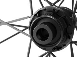 Dt-swiss DT Swiss Roues Carbone ERC 1100 Dicut® DB 35mm Disques/tubeless Ready 2023 -BMC || GOBIK || COLNAGO Soldes dt swiss roues carbone erc 1100 dicut db 35mm disquestubeless ready 2023 4