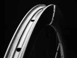 ENVE 45 Roues Carbone Foundation 45mm Disques-tubeless 2023 -BMC || GOBIK || COLNAGO Soldes enve 45 roues carbone foundation 45mm disques tubeless 2023 4