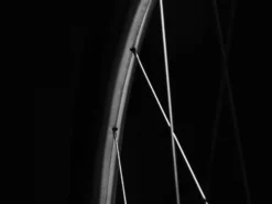 ENVE 45 Roues Carbone Foundation 45mm Disques-tubeless 2023 -BMC || GOBIK || COLNAGO Soldes enve 45 roues carbone foundation 45mm disques tubeless 2023 6