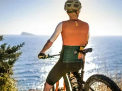 GOBIK Attitude 2.0 Apricot Maillot Manches Courtes Warm 2022 -BMC || GOBIK || COLNAGO Soldes gobik attitude 20 apricot maillot manches courtes warm 2022 2