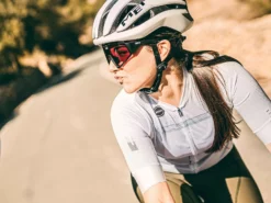 GOBIK Carrera 2.0 Moon Maillot Manches Courtes Warm 2022 -BMC || GOBIK || COLNAGO Soldes gobik carrera 20 moon maillot manches courtes warm 2022 2