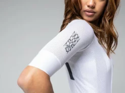 GOBIK Carrera 2.0 Unisex Hakuba Maillot Manches Courtes Warm 2023 -BMC || GOBIK || COLNAGO Soldes gobik carrera 20 unisex hakuba maillot manches courtes warm 2023 8