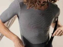 GOBIK Cell Skin Man Maillot Manche Courte Cold 2023 7 GOBIK Cell Skin Man Maillot Manche Courte Cold 2023 -BMC || GOBIK || COLNAGO Soldes gobik cell skin man maillot manche courte cold 2023 2