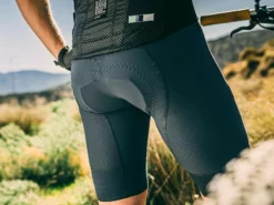 GOBIK Cuissard Court Absolute 5.0 K10 Slate Gray Warm 2022 9 GOBIK Cuissard Court Absolute 5.0 K10 Slate Gray Warm 2022 -BMC || GOBIK || COLNAGO Soldes gobik cuissard court absolute 50 k10 slate gray warm 2022 3