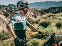 GOBIK CX Pro 2.0 Fern Maillot Manches Courtes Warm 2022 -BMC || GOBIK || COLNAGO Soldes gobik cx pro 20 fern maillot manches courtes warm 2022 2