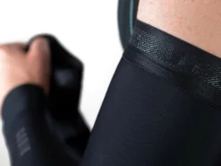 GOBIK Manchettes Thermiques Kaba Pitch Black 6 GOBIK Manchettes Thermiques Kaba Pitch Black -BMC || GOBIK || COLNAGO Soldes gobik manchettes thermiques kaba pitch black 2