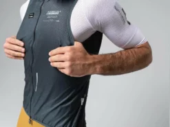 GOBIK Plus 2.0 Unisex Meteor Veste Sans Manches Warm 2023 15 GOBIK Plus 2.0 Unisex Meteor Veste Sans Manches Warm 2023 -BMC || GOBIK || COLNAGO Soldes gobik plus 20 unisex meteor veste sans manches warm 2023 6