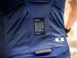 GOBIK Stark Ribbon Maillot Manches Courtes Warm 2022 -BMC || GOBIK || COLNAGO Soldes gobik stark ribbon maillot manches courtes warm 2022 5