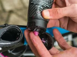 MUC-OFF Carbon Gripper Pâte De Montage Carbone - Tube 75gr -BMC || GOBIK || COLNAGO Soldes muc off carbon gripper pate de montage carbone tube 75gr 7