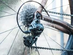 MUC-OFF Nettoyant Transmission Bio Drivetrain Cleaner - Bouteille 750ml -BMC || GOBIK || COLNAGO Soldes muc off nettoyant transmission bio drivetrain cleaner bouteille 750ml 4