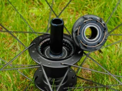 ZIPP 303 Firecrest Boyau Disque Roues Carbone 45mm 2023 10 ZIPP 303 Firecrest Boyau Disque Roues Carbone 45mm 2023 -BMC || GOBIK || COLNAGO Soldes zipp 303 firecrest boyau disque roues carbone 40mm 2023 4